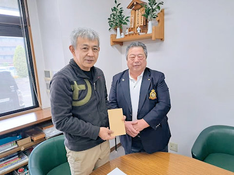 寄付の様子
