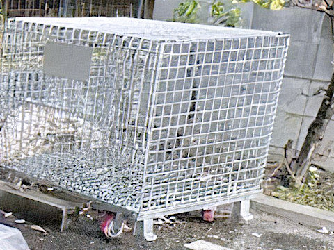 アルミ缶回収箱